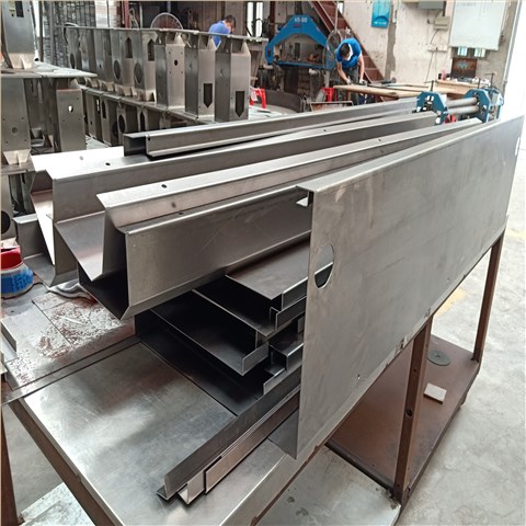 機殼設(shè)備件