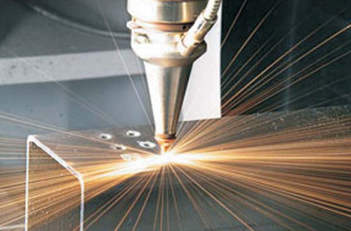 激光正在切方管 激光正在切方管