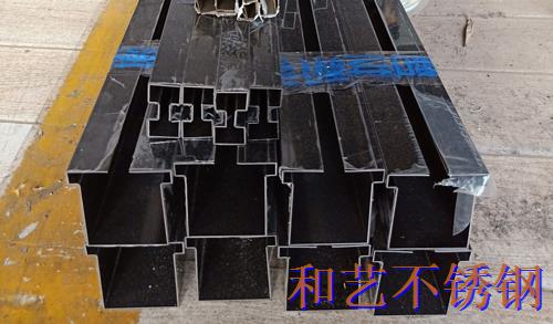 湖南常德德安府門包邊、線條、裝飾、護(hù)欄項(xiàng)目 湖南常德德安府門包邊、線條、裝飾、護(hù)欄項(xiàng)目