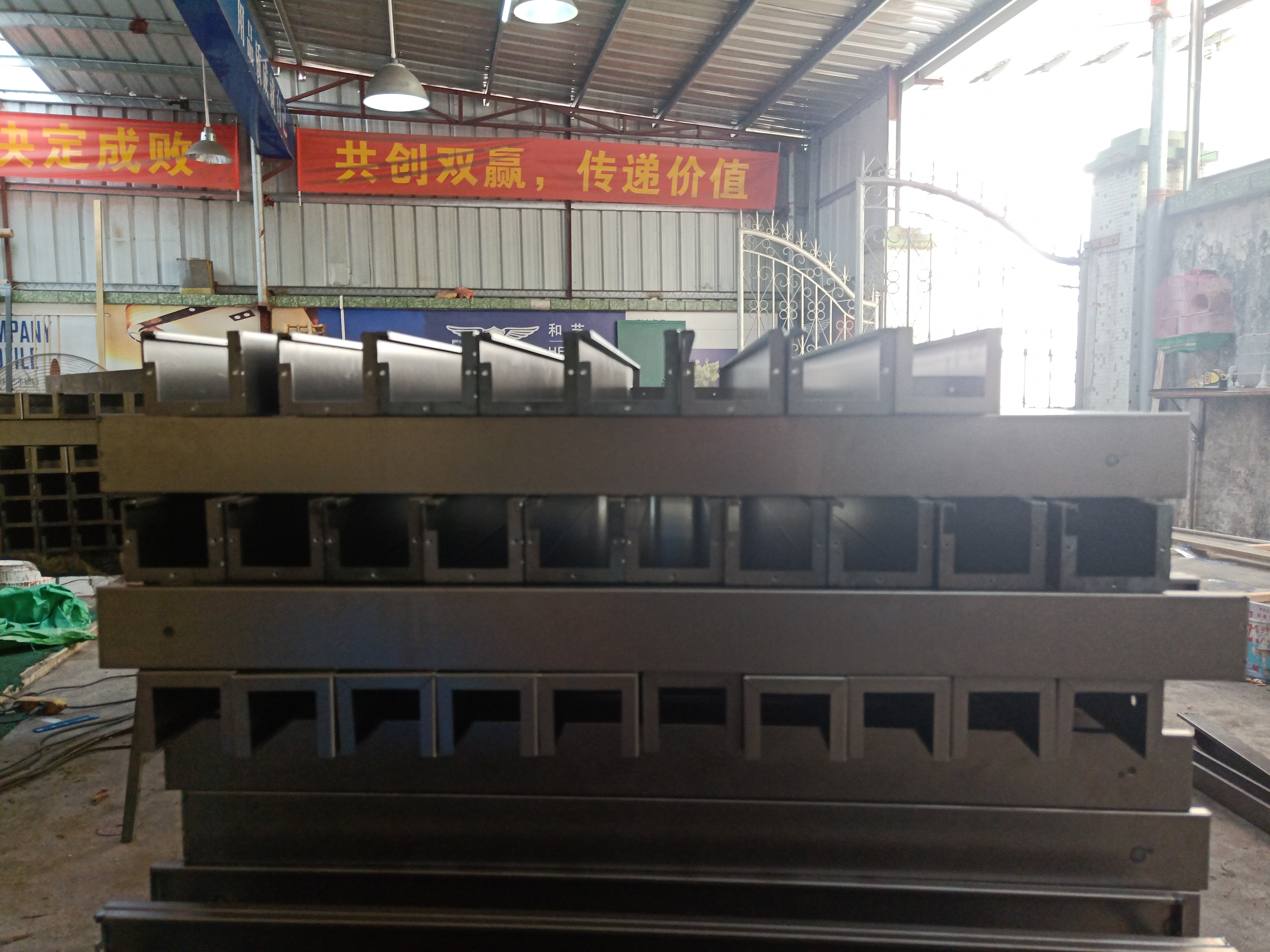 首度公司:不銹鋼消毒燈外殼加工 首度公司:不銹鋼消毒燈外殼加工