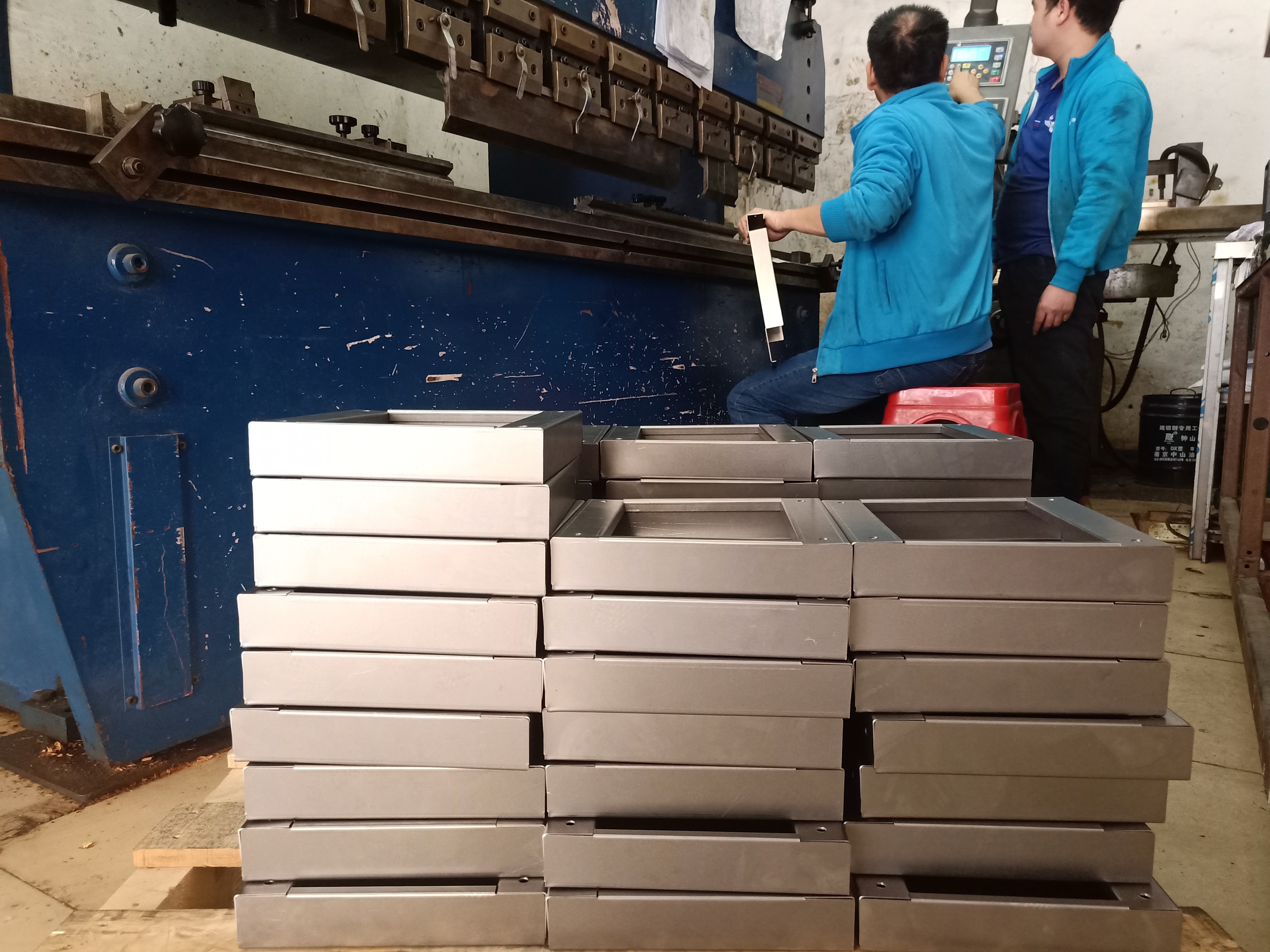 首度公司:不銹鋼消毒燈外殼加工 首度公司:不銹鋼消毒燈外殼加工