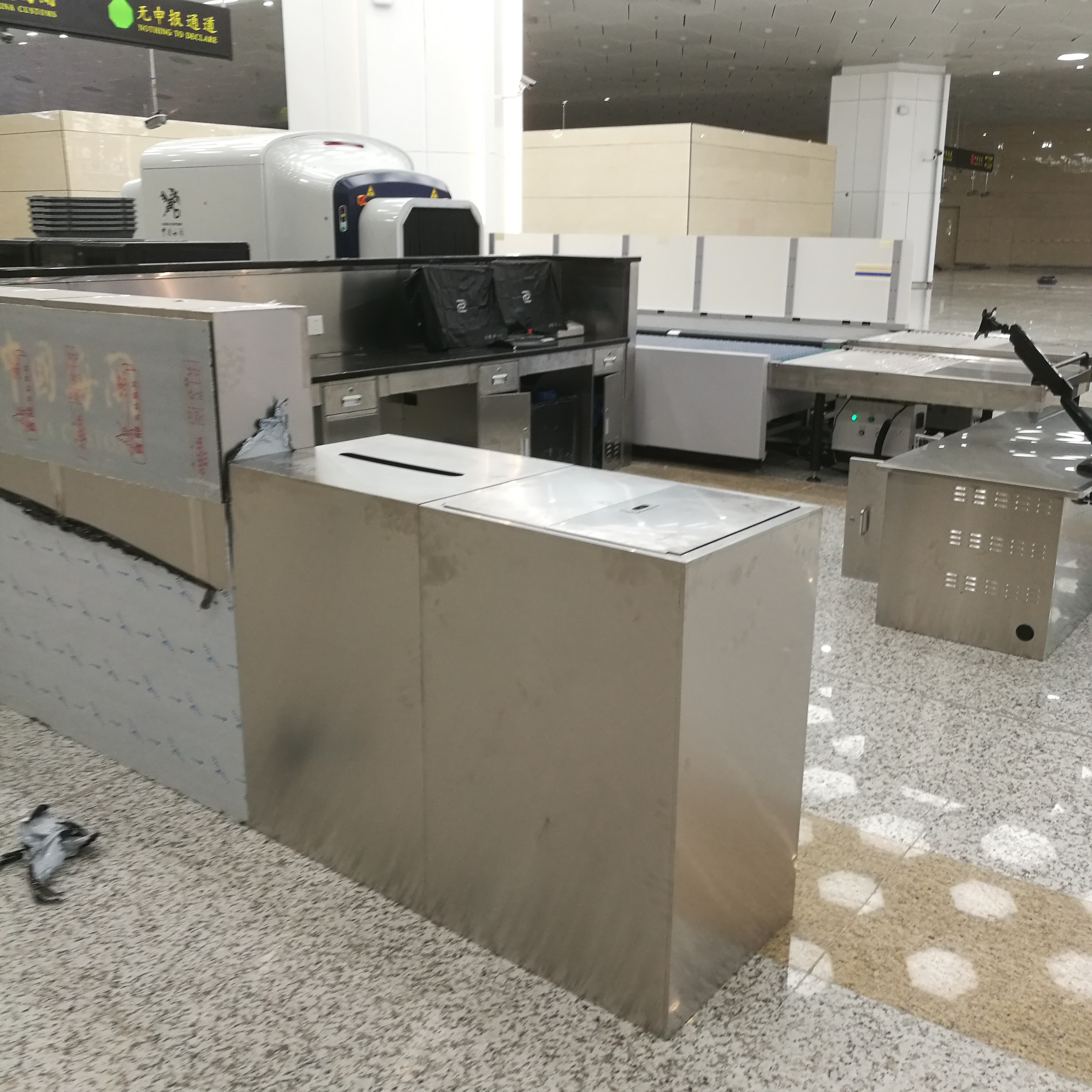 橫琴海關:不銹鋼工作臺 橫琴海關:不銹鋼工作臺