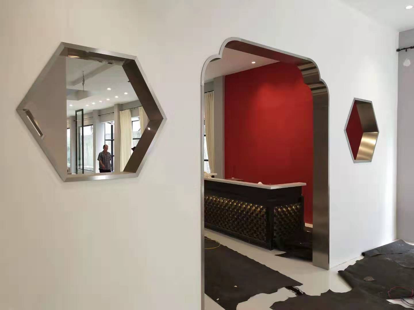 翰林才子：不銹鋼門(mén)框包邊