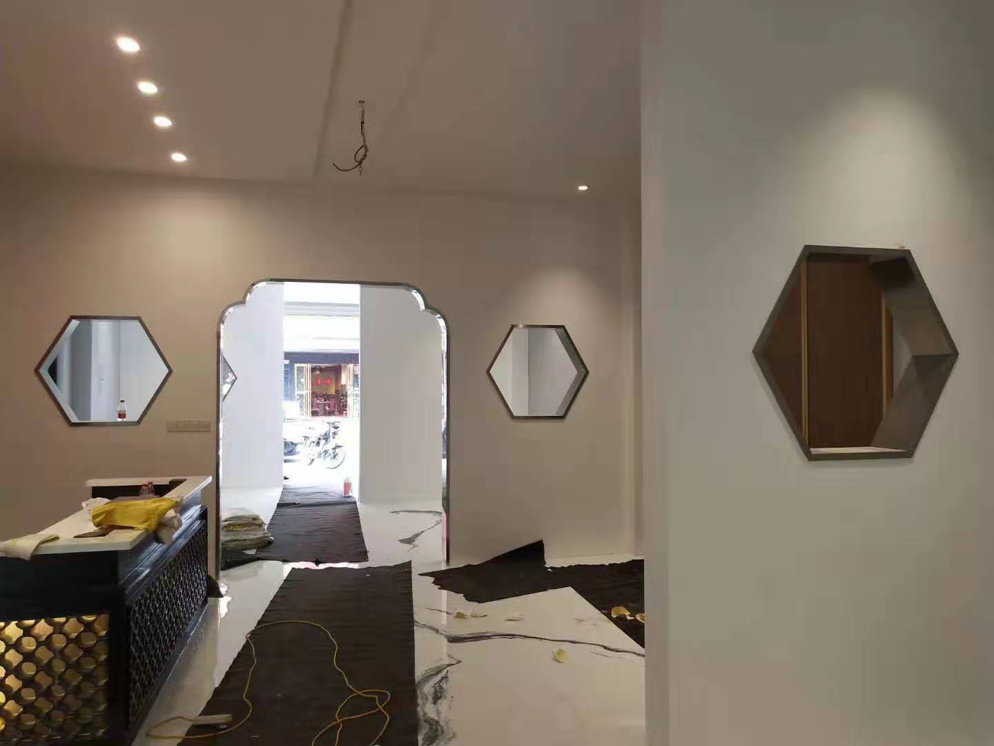 翰林才子：不銹鋼門(mén)框包邊